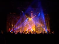 Us and Them 2005 im Medio